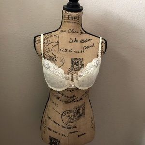 Victoria’s Secret Lace Bras 38B and 38C (2 Pack)